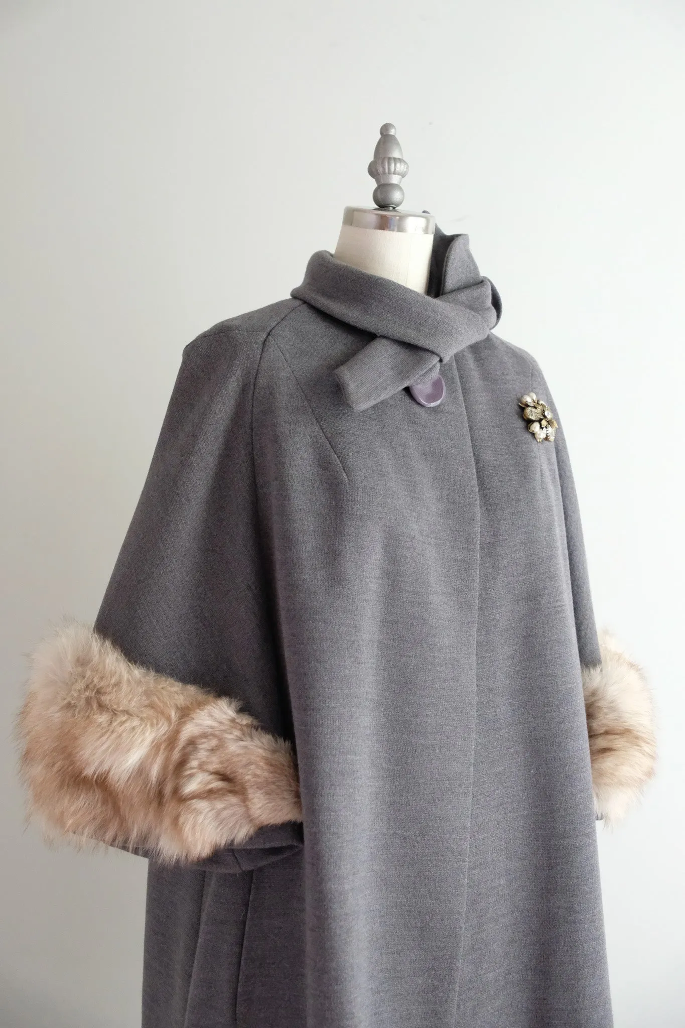 Vintage 1960's Grey Wool Swing Coat with Fur Cuffs / M