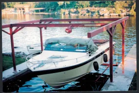 Wet Slip Boat Lifts GS20